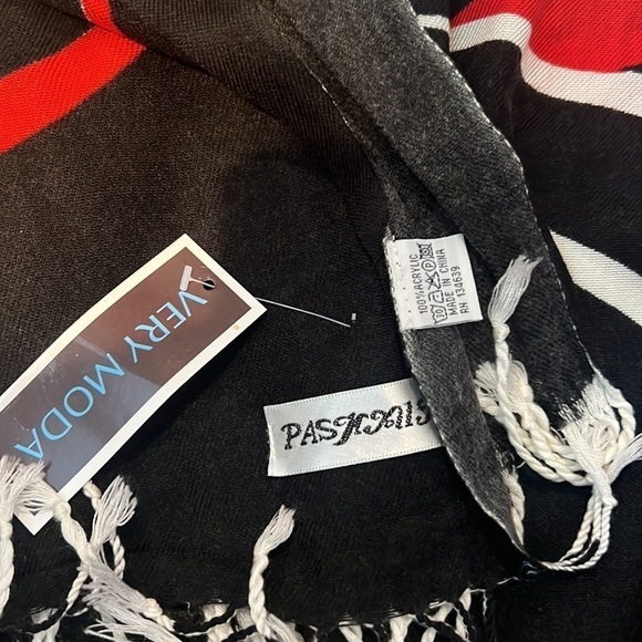 NWT Women's Pashmina‎ Shawl, Scarf  Measure 70.8'X27.5' - Picture 4 of 6